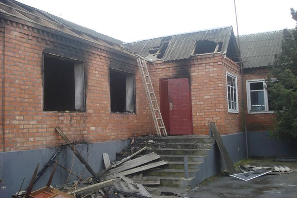 По данным правозащитников, в этом доме жила семья одного из боевиков, убитых в Грозном