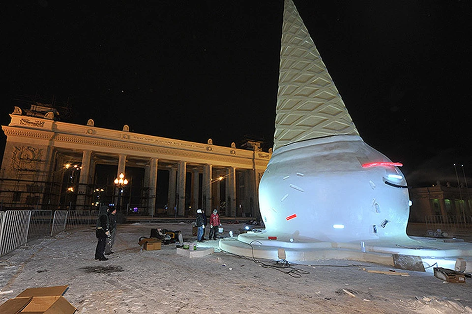 Скоро к елке-мороженому в Парке Горького добавятся 5-метровый Щелкунчик и рождественская почта