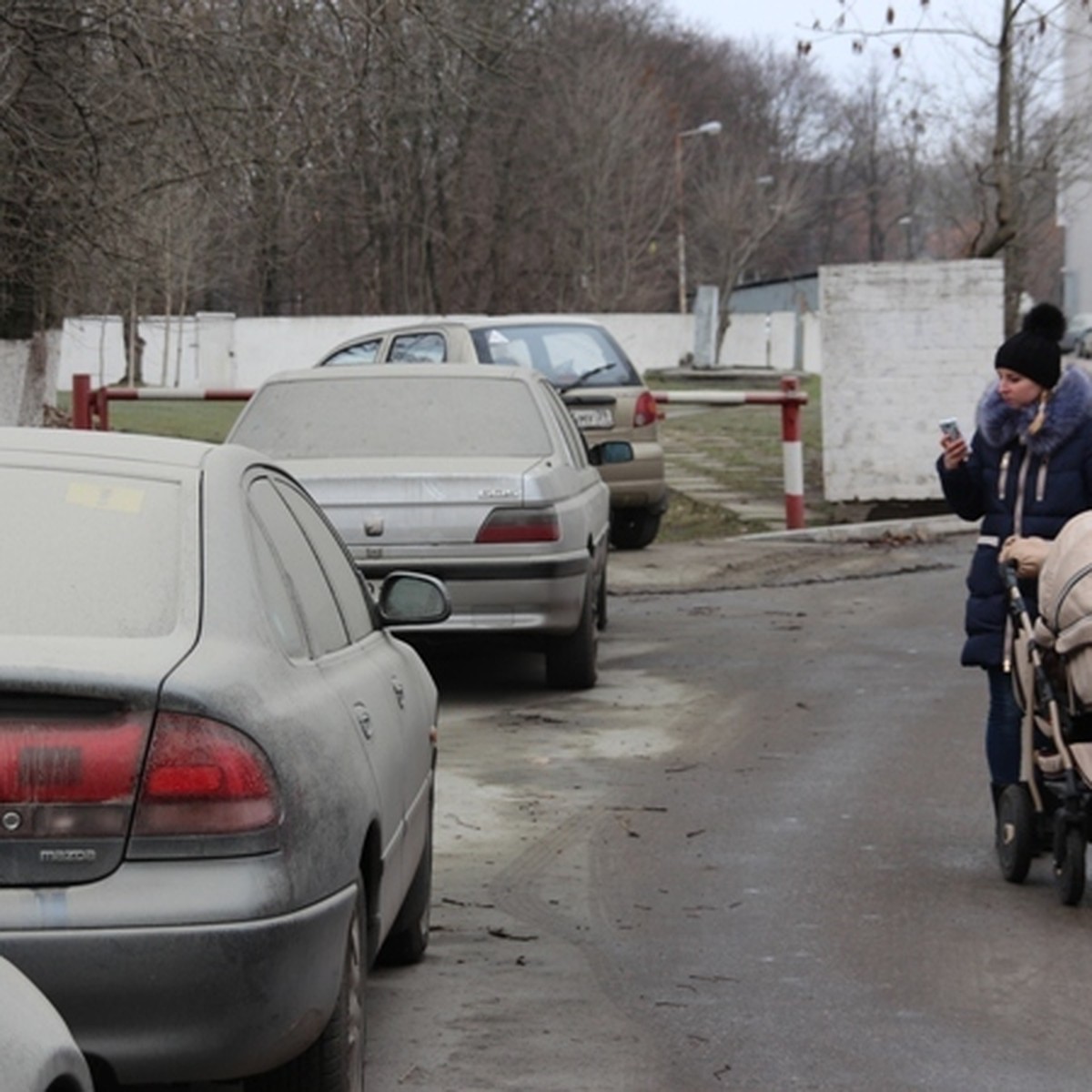 В Калининграде несколько улиц засыпало цементной пылью - KP.RU