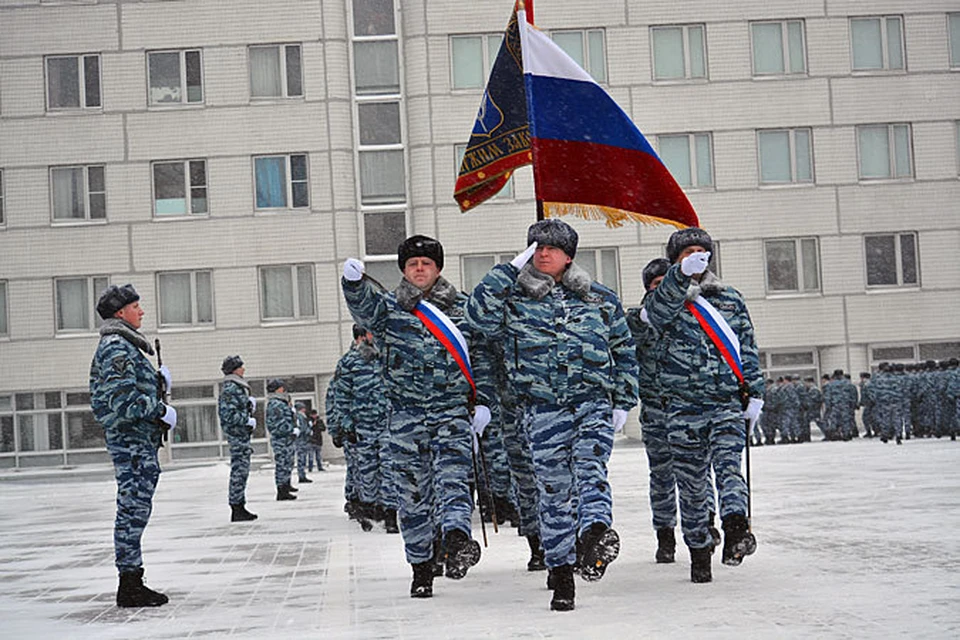 Теперь ЦСН - единственное боевое подразделение в системе Главного управления МВД России по г. Москве, которое отныне имеет свое знамя