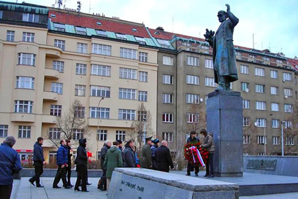 Памятник Коневу в Кракове. Памятник Ивану Коневу в Праге. Памятник Коневу в Вологде. Памятник Коневу в Праге демонтировали.