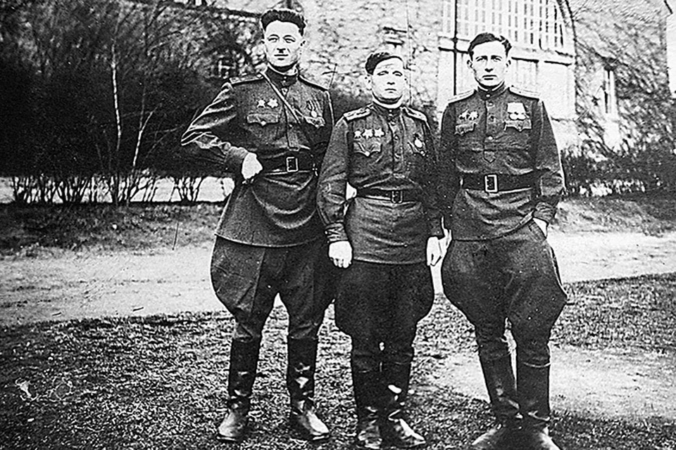 Василий Батурин (справа) в войну дошел до Берлина.