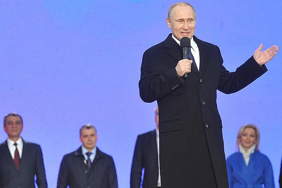 В годовщину воссоединения полуострова Владимир Путин выступил на многотысячном митинге у стен Кремля