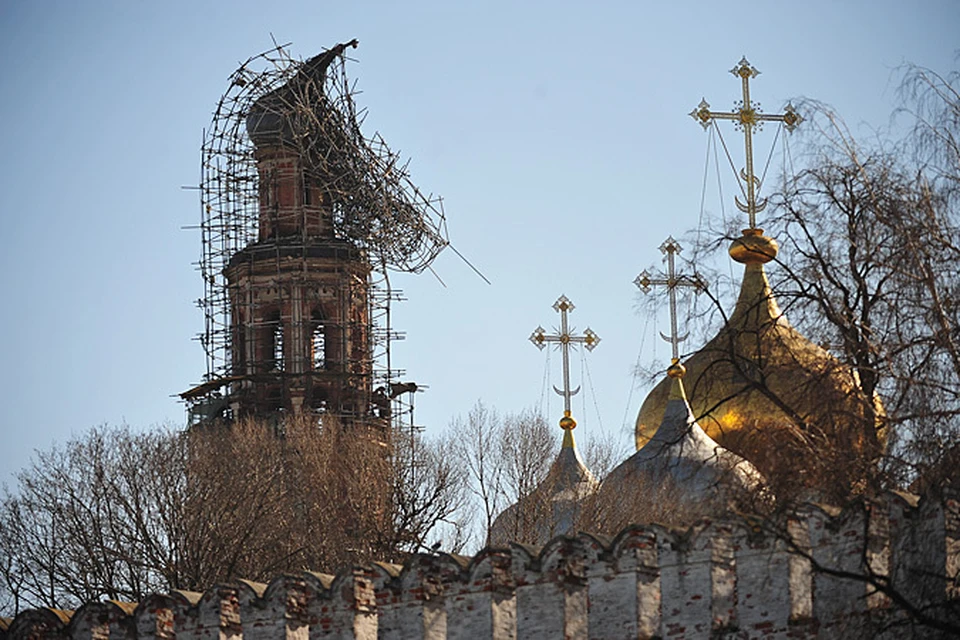 Колокольня Новодевичьего монастыря могла сгореть из-за китайских фонариков