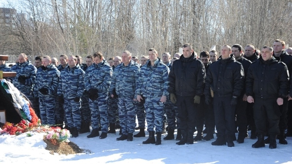 В Перми прошли траурные мероприятия в память омоновцев, погибших 15 лет  назад под Джаней-Ведено - KP.RU