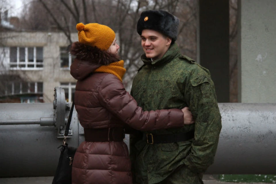 Весной на службу в армию из области призовут 1400 парней.