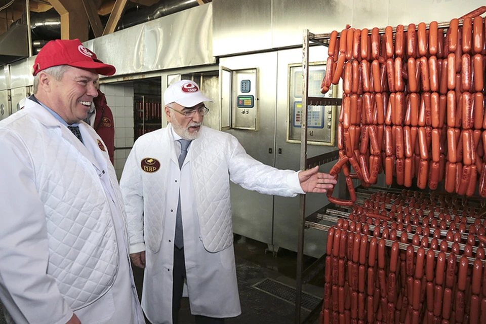 Сделано на дону. Тавр завод Ростов на Дону. Мясокомбинат тавр Ростов на Дону. Ялтинский колбасный завод. Директор Ростовского мясокомбината.