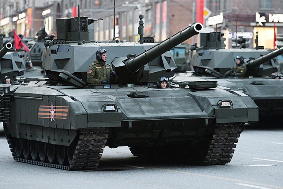 Танки нового поколения Т-14 («Армата»), которые впервые участвовали в Параде Победы в Москве, получат в перспективе новую пушку калибром 152 миллиметра