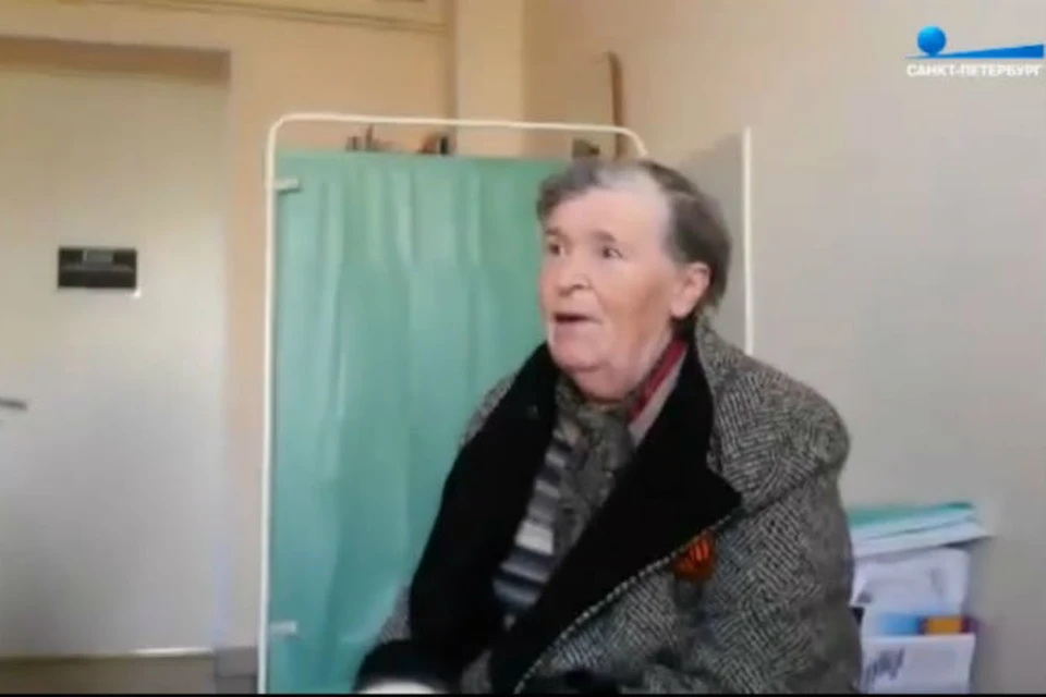 Видео бабушка в поликлинике
