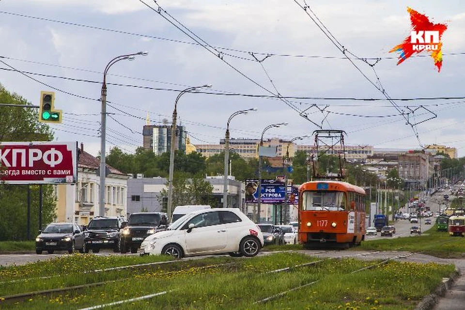 В Ижевске на перекрестке К. Маркса - Чугуевского заменят рельсы и отремонтируют ливневку