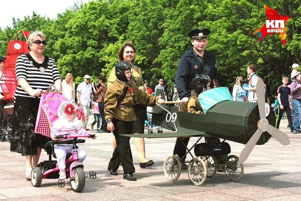 В параде колясок участвовали 24 семьи.