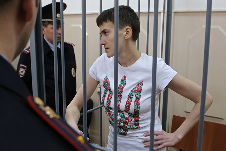 Теперь она обвиняется в непосредственном соучастии в убийстве наших коллег путем передачи координат цели для стрельбы