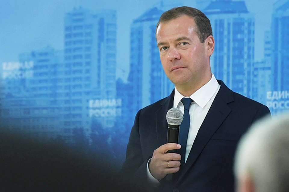 Медведев начал с объяснения, в каких отраслях нам необходимо заменить импорт