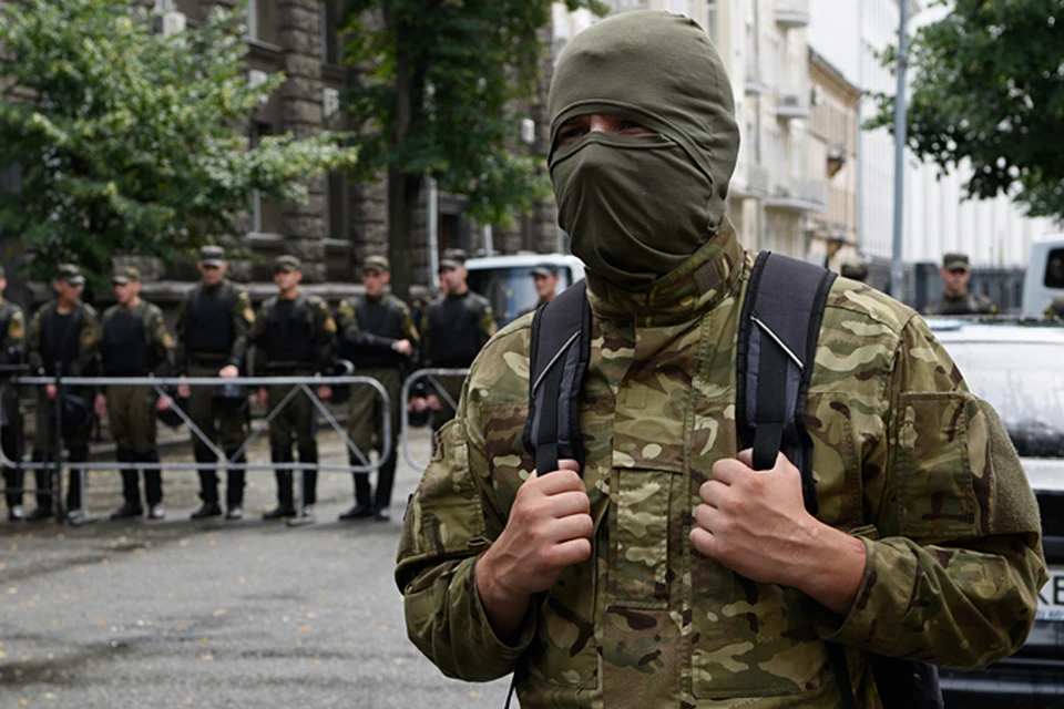 Следствие будет выяснять имена других "героев Украины"