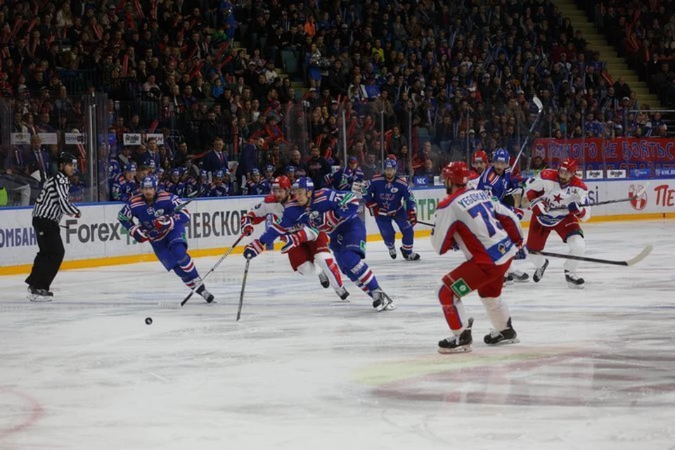 В Петербурге вновь большой хоккей