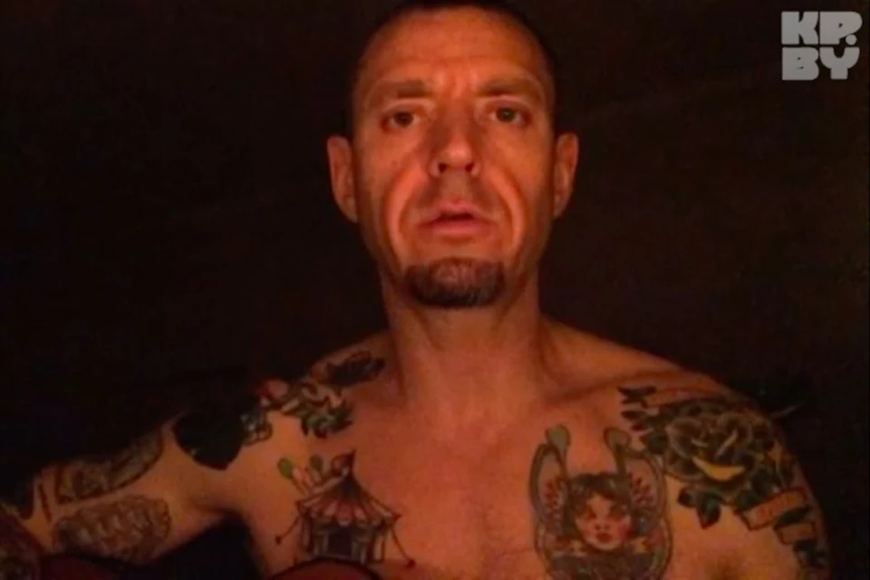 Сергей Михалок впервые исполнил песню "Родны край" и выложил видео, которое снял сам, в начале года.