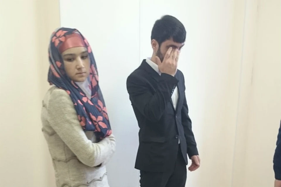 Родители погибшего Умара Назарова в его смерти винят УФМС и полицию.
