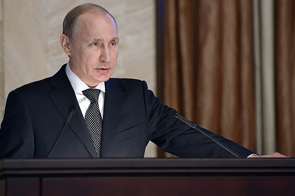 Свое выступление президент начал с обсуждению участия ВС РФ в вооруженном конфликте в Сирии