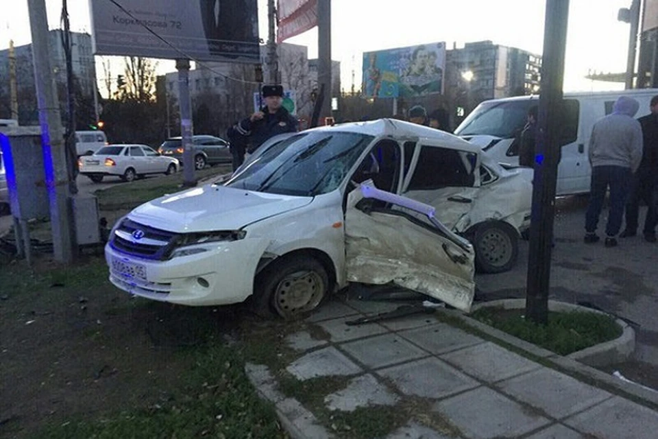 Водитель и пассажир отечественного автомобиля скончались в больнице. Фото: https://vk.com/avarii05