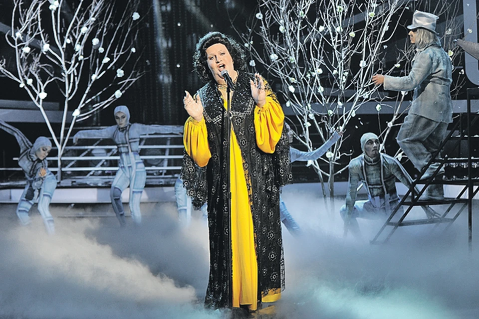 Алексей Чумаков в образе Монтсеррат Кабалье победил в первом сезоне «Один в один». Теперь он сразится с другими триумфаторами шоу.