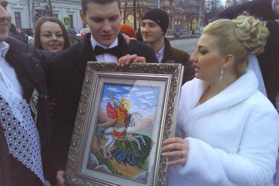 Свадьба на митинге.