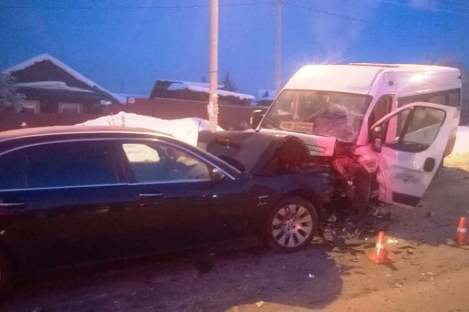ДТП на Шевцова в Иркутске: один пассажир маршрутки скончался в больнице