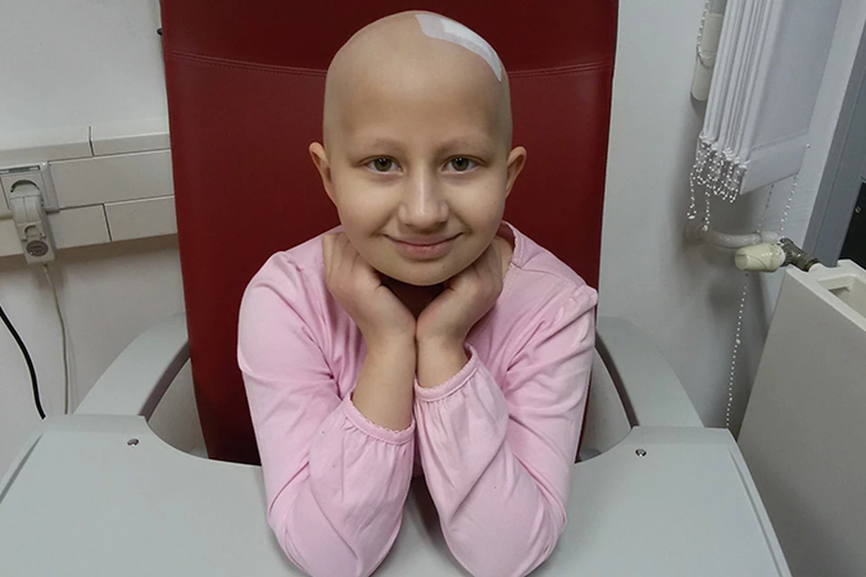Ариша Грицкова уже 6 лет пытается победить нейробластому — коварную раковую опухоль. Фото: благотворительный фонд ДОБРО24.ру