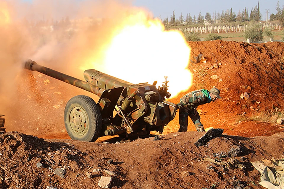 С позиций вокруг блокированного Османа по позициям боевиков долго бьет артиллерия