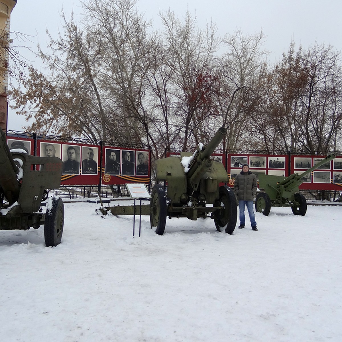 Селфи с танком: где в Тюмени сделать снимок с военной техникой - KP.RU