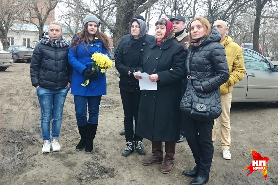 Друзья и родственники Савченко собираются пикетировать все 12 дней до приговора.