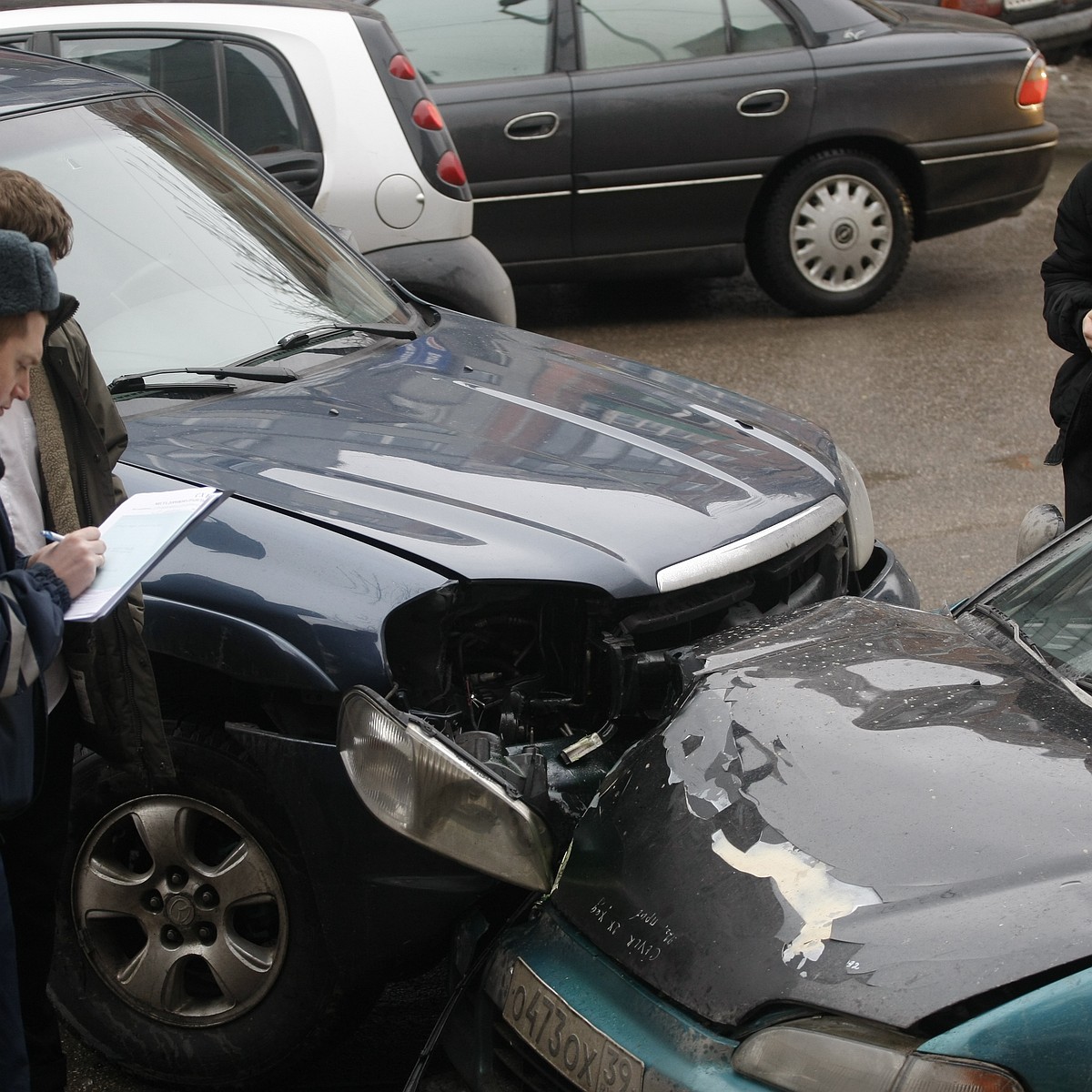 Рязанские автовладельцы не смогут заменить бланк действующего полиса ОСАГО  на новую серию - KP.RU