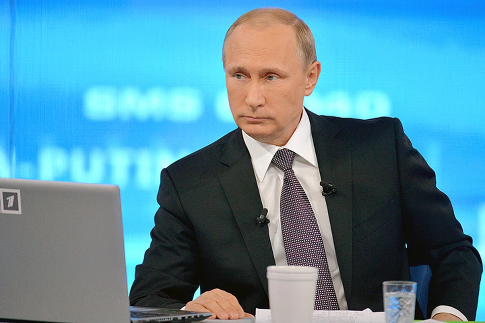 Президент РФ Владимир Путин во время ежегодной специальной программы "Прямая линия с Владимиром Путиным" в Гостинном дворе. Фото: Алексей Дружинин/пресс-служба президента РФ/ТАСС
