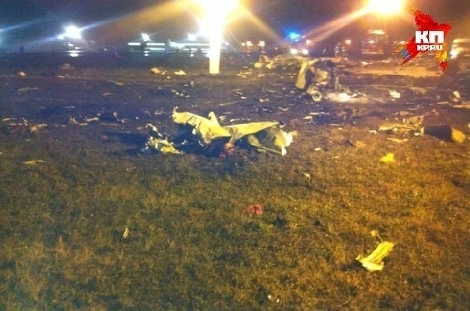 Самолет авиакомпании «Татарстан разбился» в международном аэропорту Казани 17 ноября 2013 года. Фото: МЧС РФ