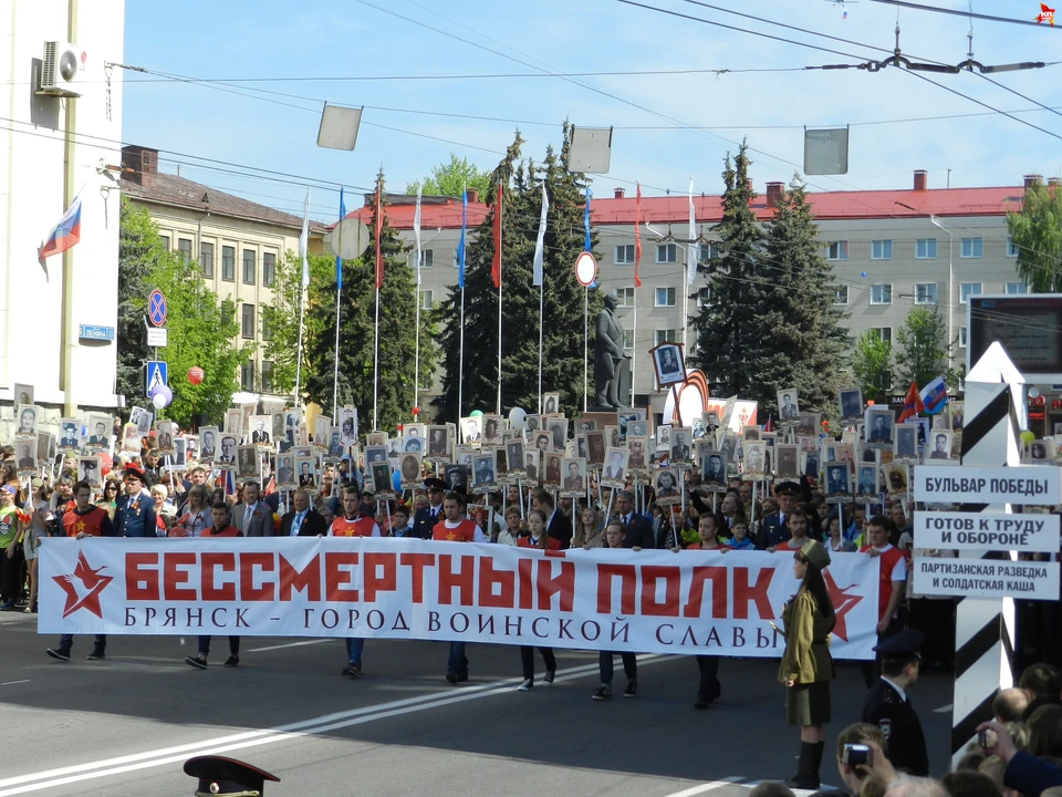 В обороне разведка полка