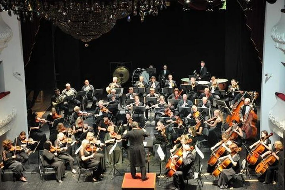 Цикл праздничных концертов откроет Тихоокеанский симфонический оркестр. ФОТО: Олег БЕЛОВ