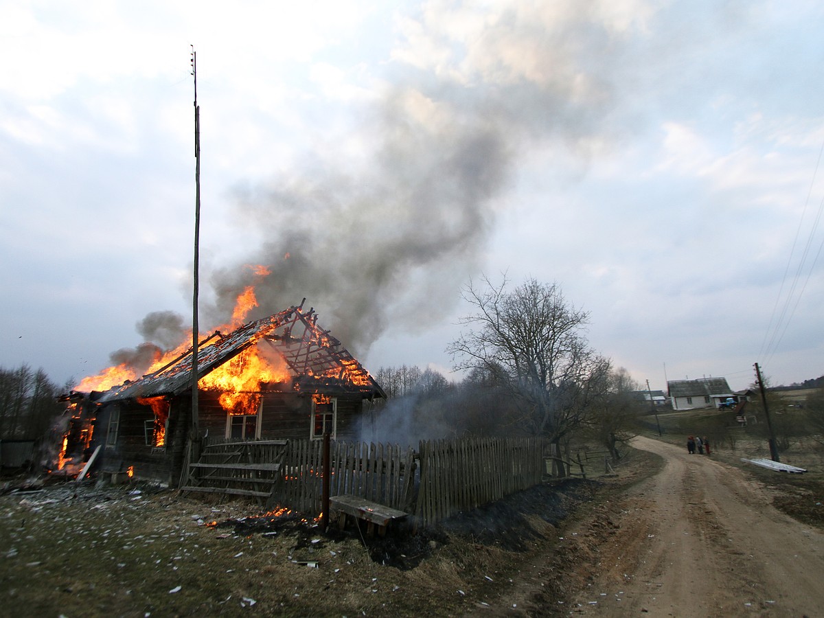 Трагедия в Сурском районе: при пожаре погибли двое детей - KP.RU