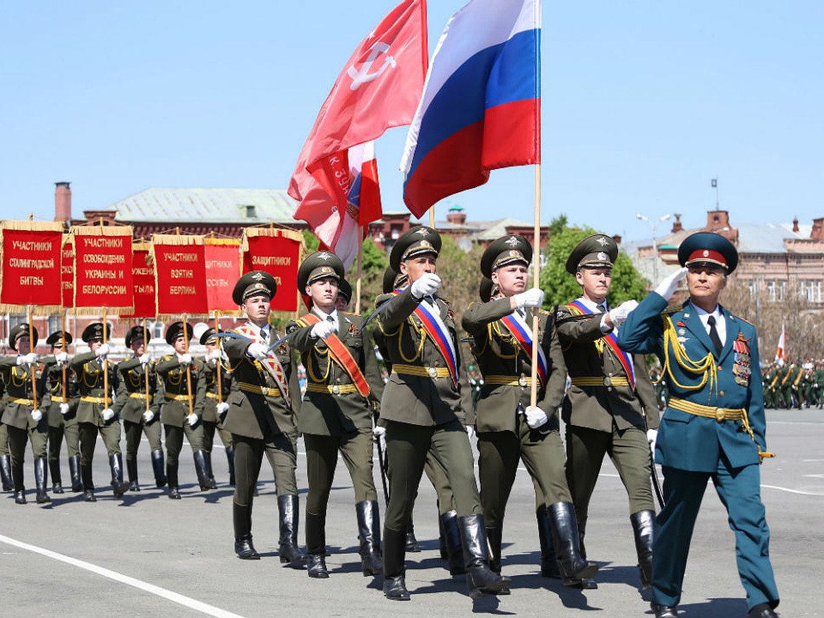 Военный парад на Театральной площади: лучшие фотографии - KP.RU