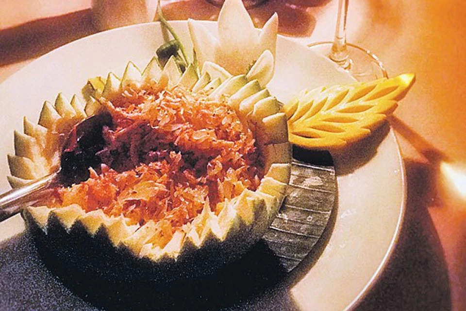 Тайский салат с помело и креветками