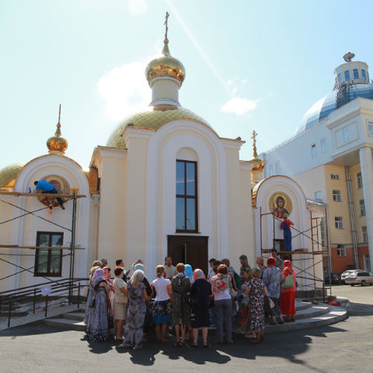 В Красноярске открыли новый храм святителя Луки и освятили место для нового  памятника - KP.RU