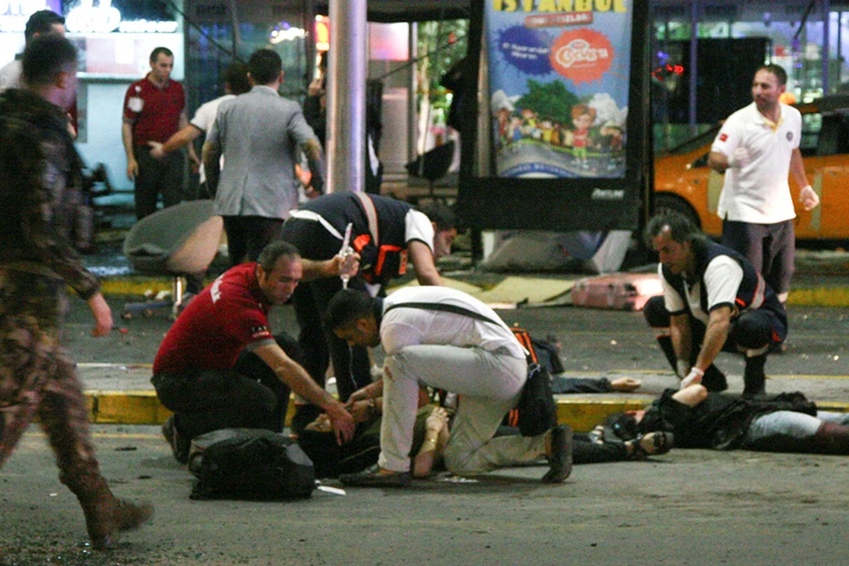 Число жертв теракта в стамбульском аэропорту превысило 40