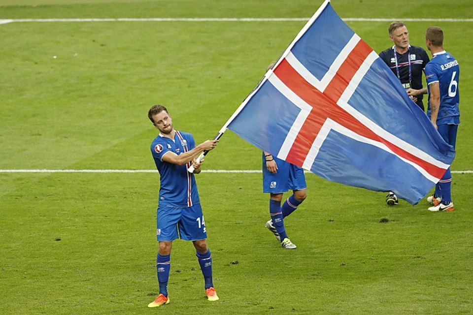 Ажиотаж вокруг игры Исландия - Франция (3 июля, 22.00, «Россия 1») чем-то напоминает недавний сериал под названием «Лестер» идет к чемпионству».