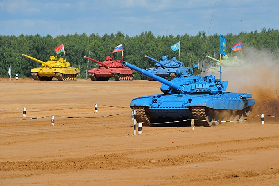 Соревнования по танковому биатлону на "Армейских играх" 2015 года