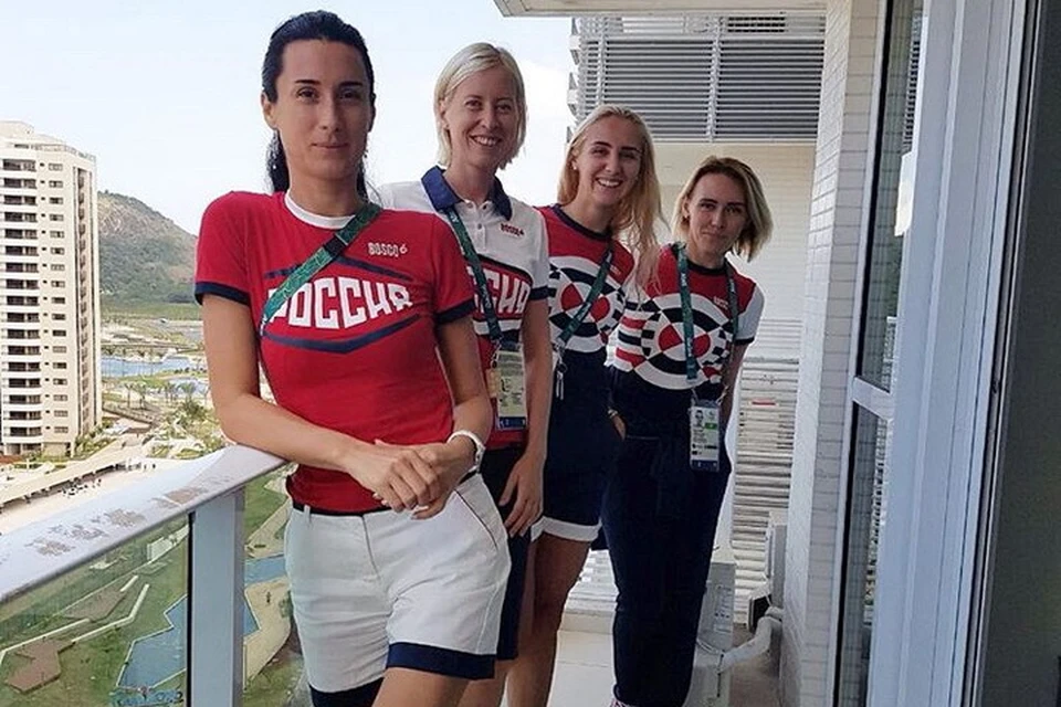 Любовь Шутова (слева) была в шаге от медали четыре года назад, а теперь ей вместе с напарницами по олимпийской сборной удалось попасть на пьедестал! Фото: предоставлено Николаем Лукинским
