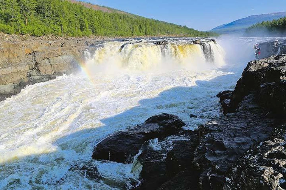 Большой Курейский водопад - действительно самый мощный в России по мощности потока водосброса.