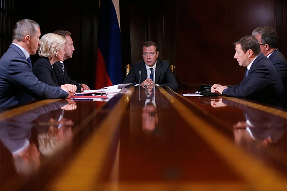 Дмитрий Медведев на совещании со своими заместителями в подмосковных «Горках». Фото: Дмитрий Астахов/ТАСС