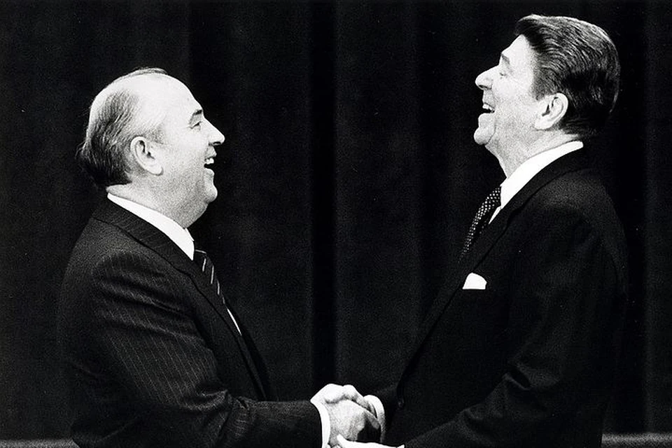 В декабре 1987-го Горбачев и Рейган подписали Договор между СССР и США о ликвидации ракет средней и малой дальности