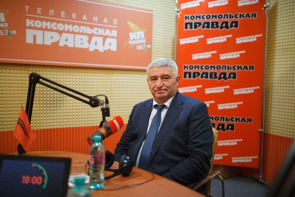 Андрей Джатдоев в студии радио "КП".