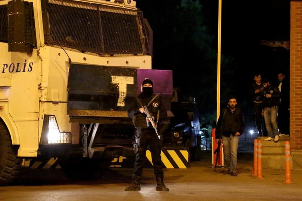 Турецкая полиция в ночь на пятницу задержала 11 депутатов парламента