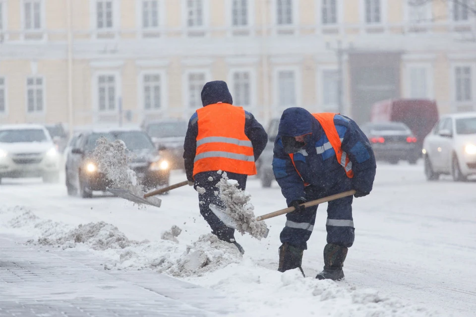 Сильный снег обещают в Петербурге и завтра.