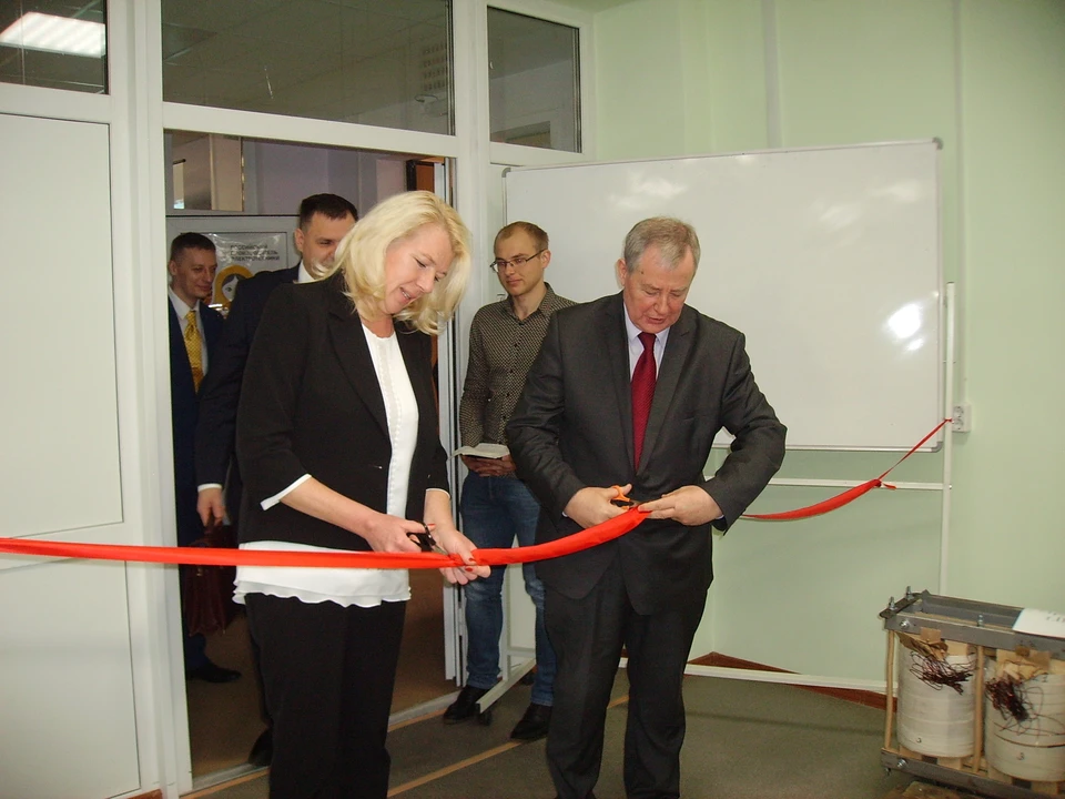 В рамках заседания Координационного совета торжественно открыли лабораторию-выставку «Современное электрооборудование и технологии».